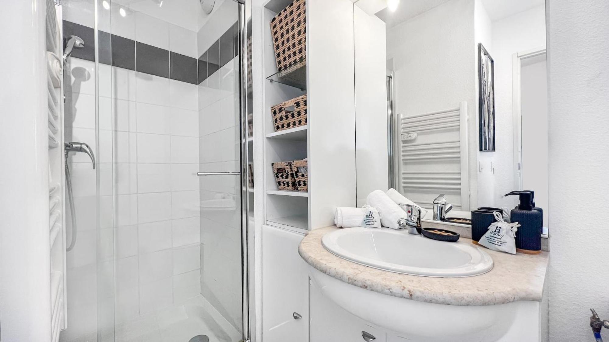 Homey Wild - Proche Gare Et Tram - Proche Centre - Balcon Prive - Parking Prive - Wifi Gratuit Annemasse Exterior foto
